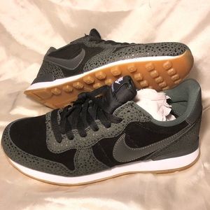 New Nike Internationalist